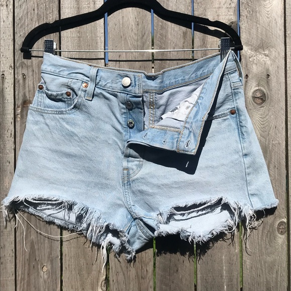 Levi’s 501 Original Shorts Light Wash SZ 29 - Picture 1 of 8